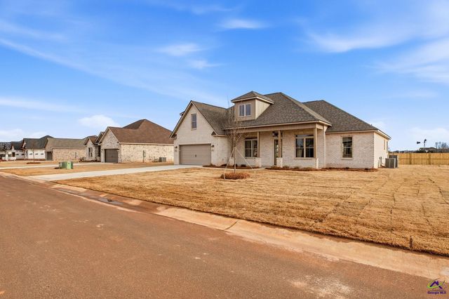 8 Pleasant Oaks Drive, Perry, GA 31069