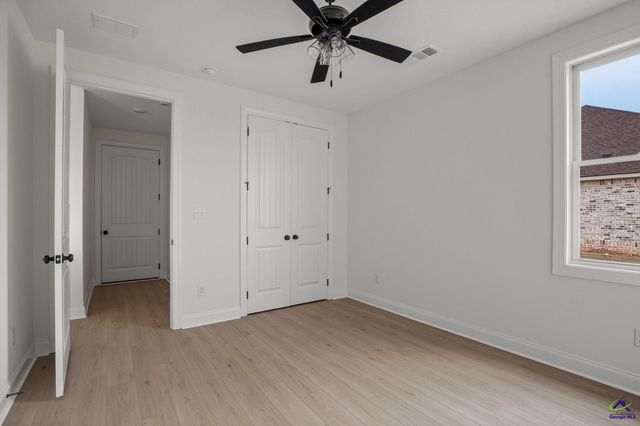 8 Pleasant Oaks Drive, Perry, GA 31069