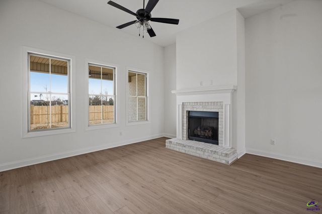 8 Pleasant Oaks Drive, Perry, GA 31069