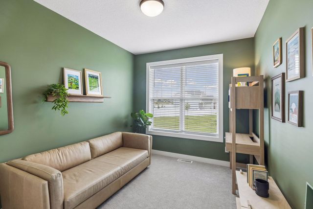 5019 Airlake Drive, Woodbury, MN 55129