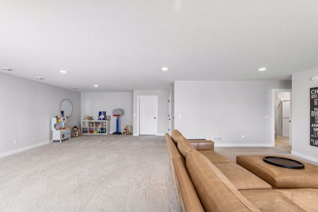 5019 Airlake Drive, Woodbury, MN 55129