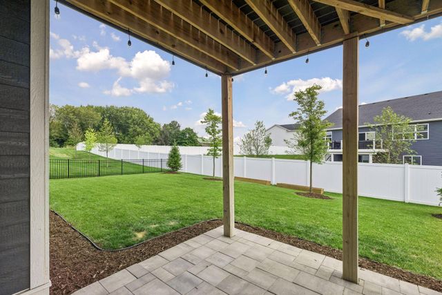 5019 Airlake Drive, Woodbury, MN 55129