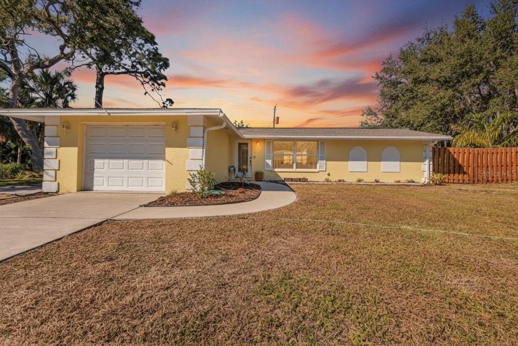 526 GRANT ROAD, Venice, FL 34293
