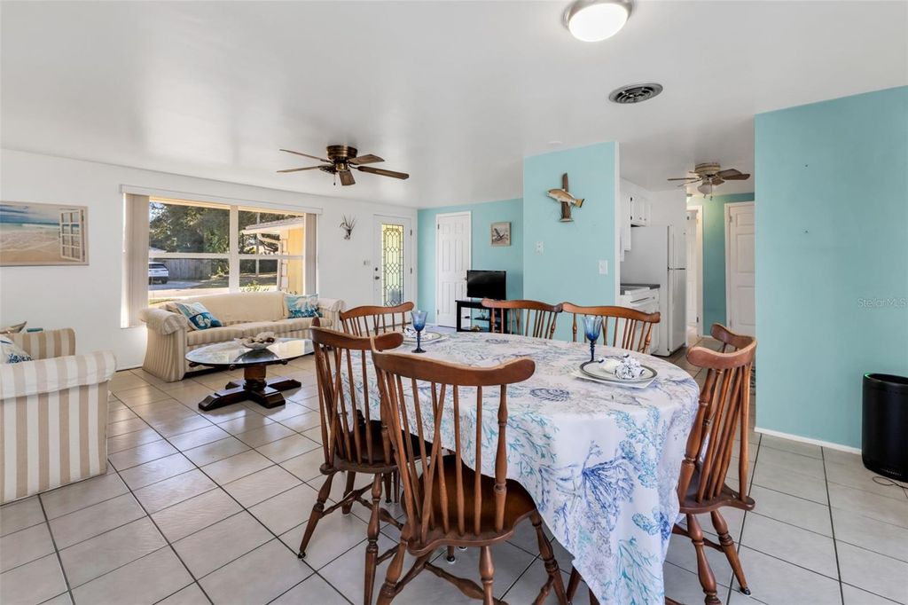 Image 12 of property listing at 526 GRANT ROAD, Venice, FL 34293
