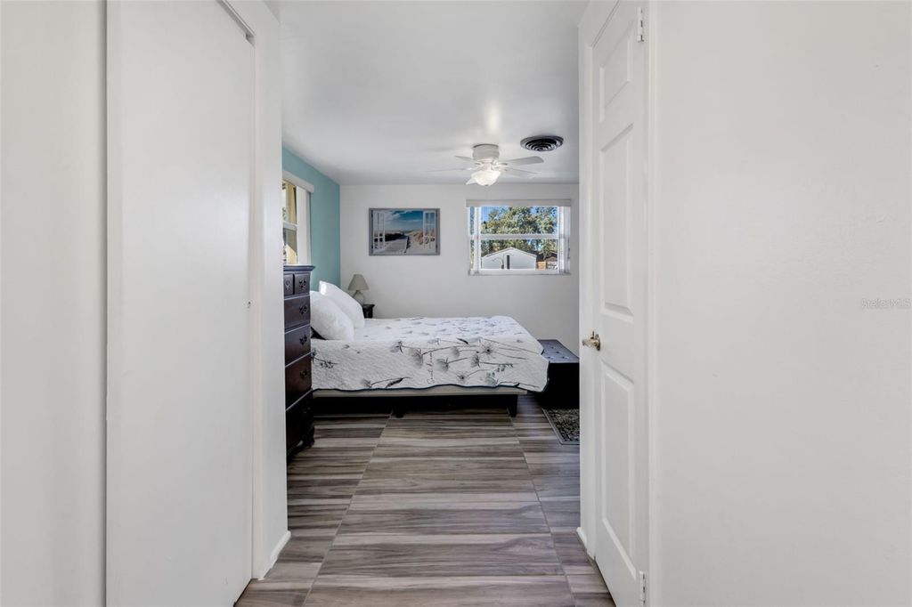 Image 21 of property listing at 526 GRANT ROAD, Venice, FL 34293