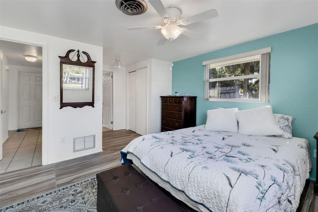 Image 23 of property listing at 526 GRANT ROAD, Venice, FL 34293