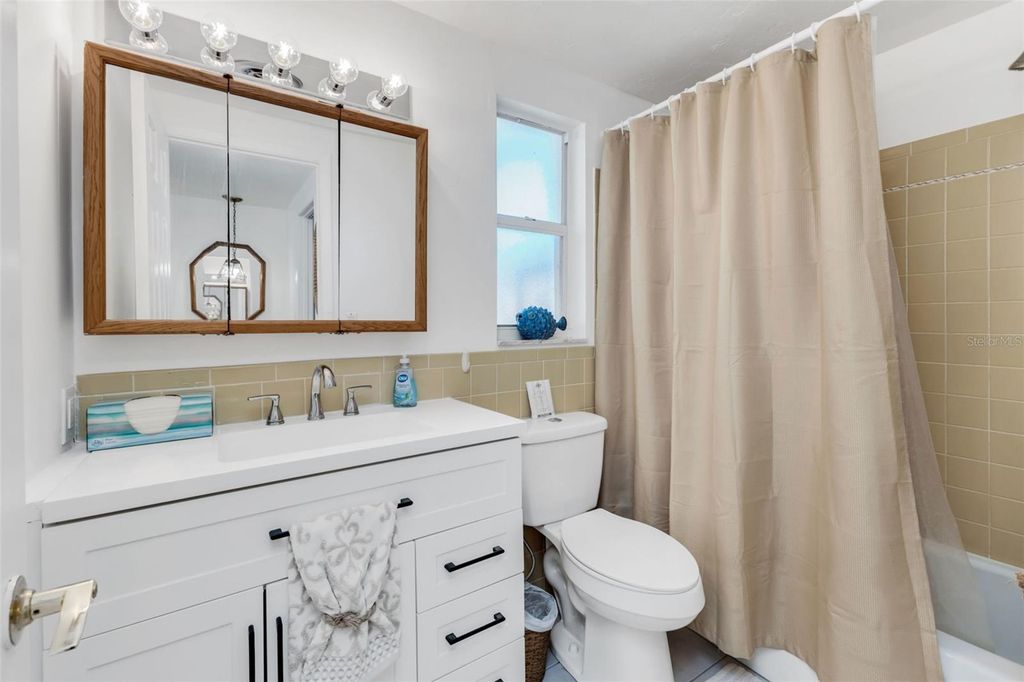 Image 25 of property listing at 526 GRANT ROAD, Venice, FL 34293