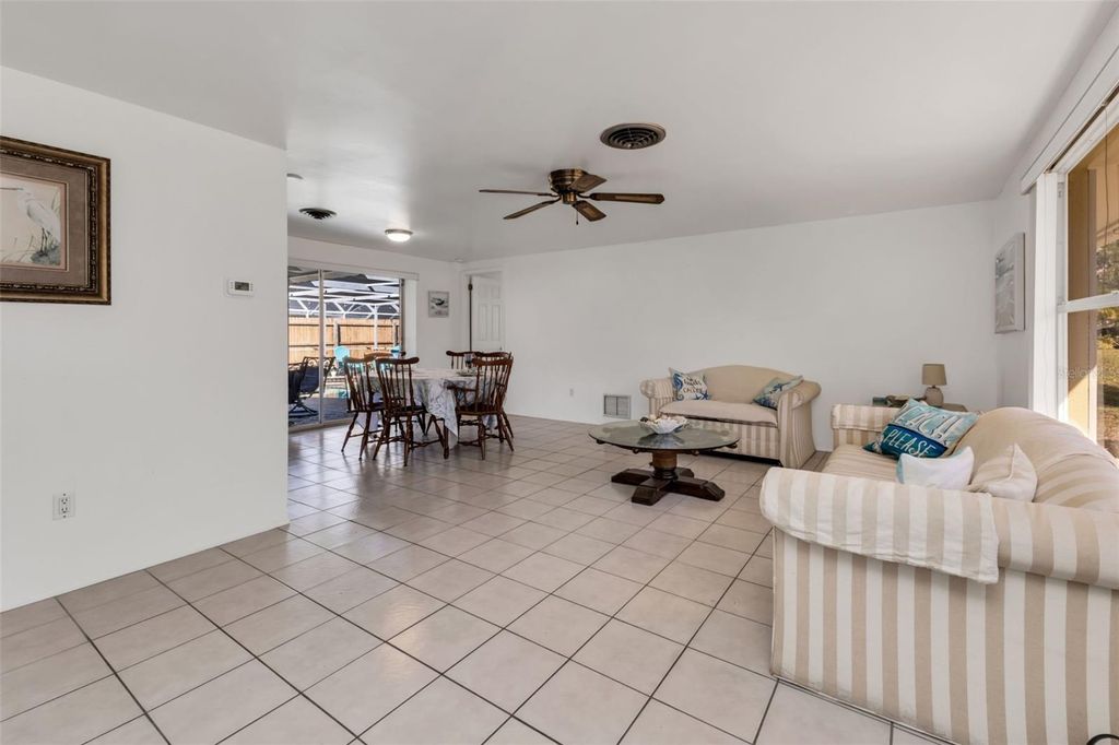 Image 4 of property listing at 526 GRANT ROAD, Venice, FL 34293
