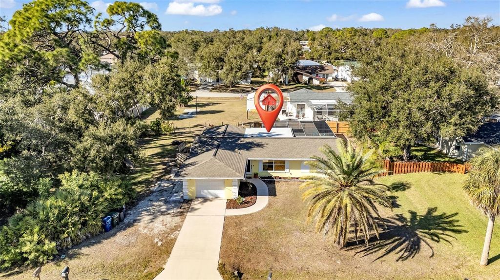 Image 40 of property listing at 526 GRANT ROAD, Venice, FL 34293