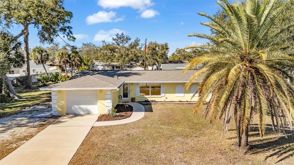 Image 43 of property listing at 526 GRANT ROAD, Venice, FL 34293