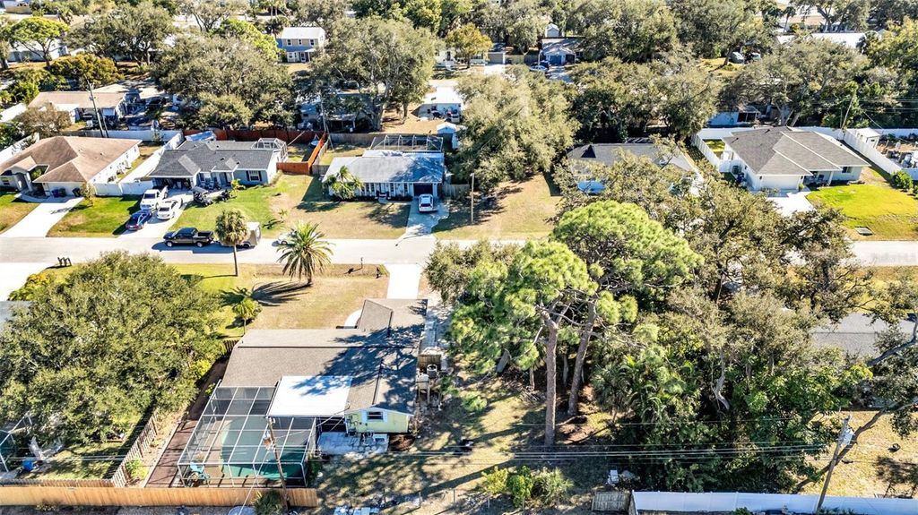 Image 46 of property listing at 526 GRANT ROAD, Venice, FL 34293