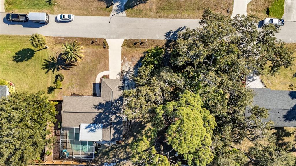 Image 47 of property listing at 526 GRANT ROAD, Venice, FL 34293