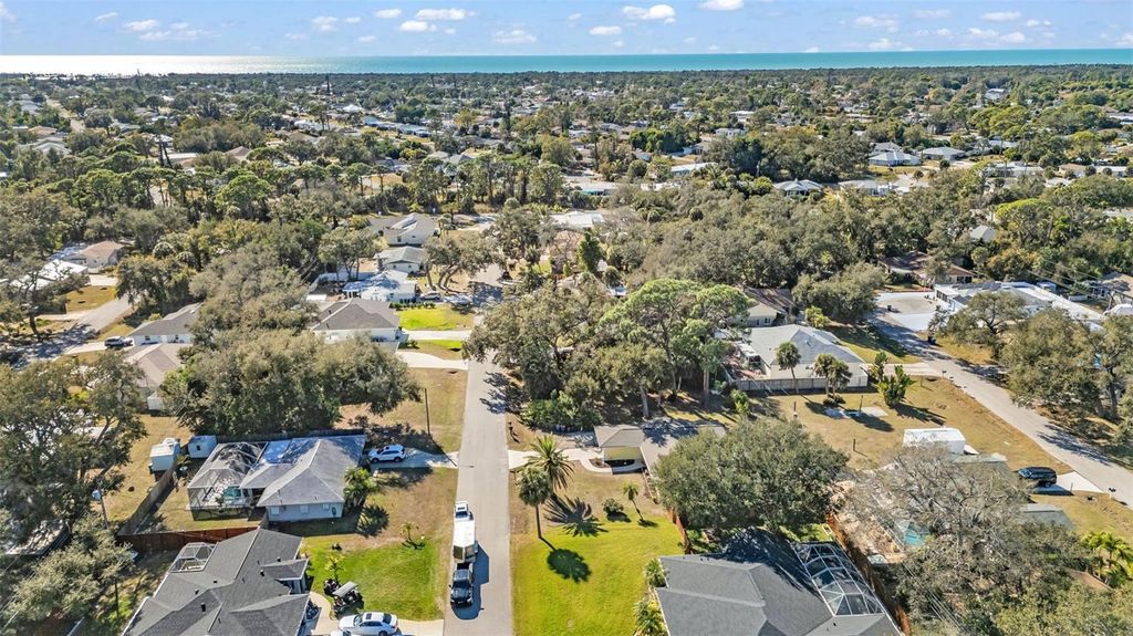 Image 48 of property listing at 526 GRANT ROAD, Venice, FL 34293