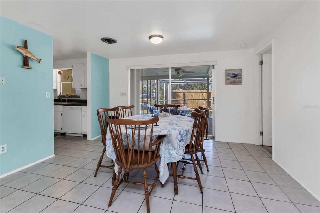 Image 9 of property listing at 526 GRANT ROAD, Venice, FL 34293