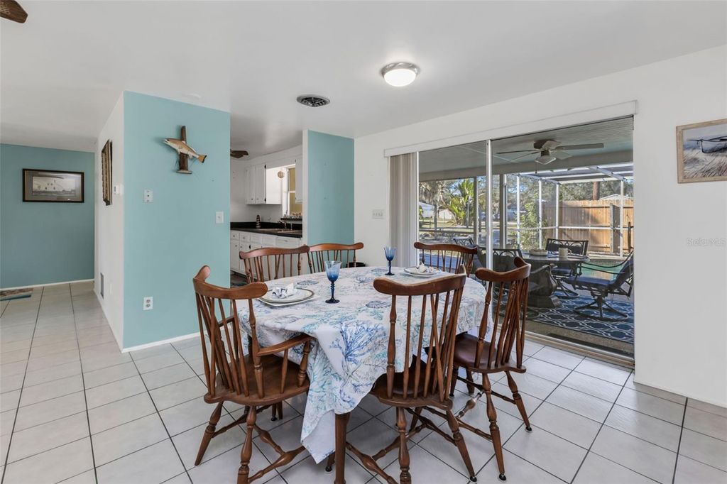 Image 10 of property listing at 526 GRANT ROAD, Venice, FL 34293