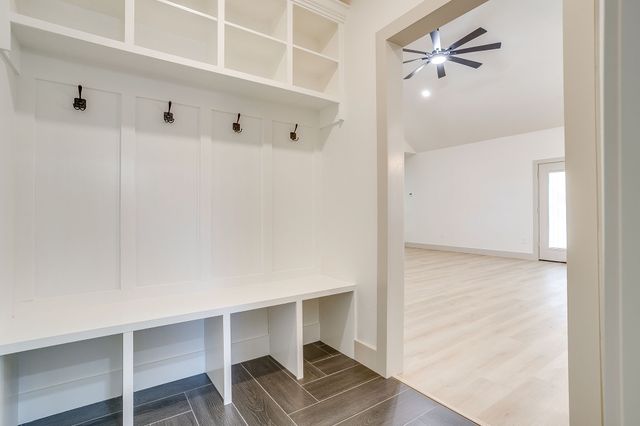 725 Haynie Drive, Runaway Bay, TX 76426