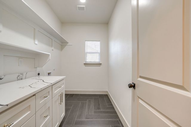 725 Haynie Drive, Runaway Bay, TX 76426