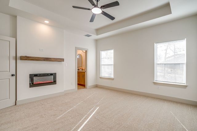 725 Haynie Drive, Runaway Bay, TX 76426