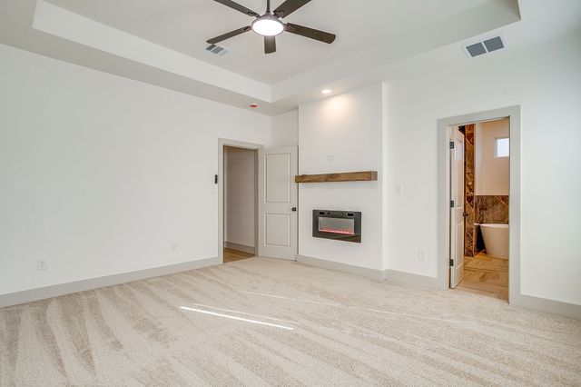 725 Haynie Drive, Runaway Bay, TX 76426