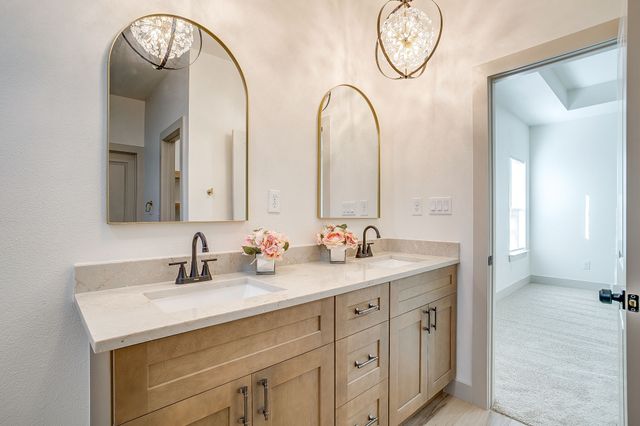 725 Haynie Drive, Runaway Bay, TX 76426