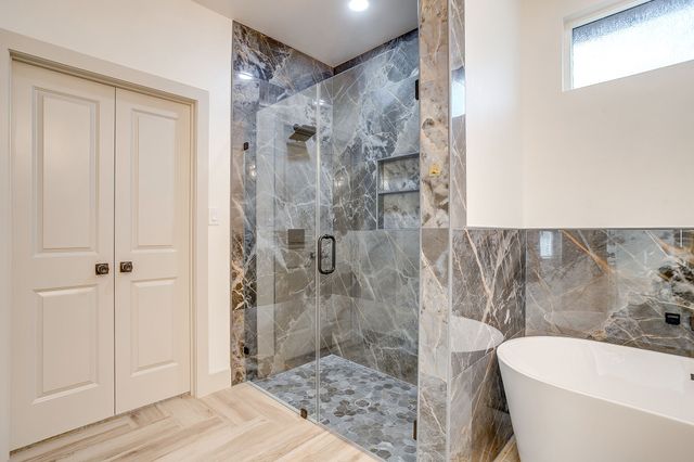 725 Haynie Drive, Runaway Bay, TX 76426