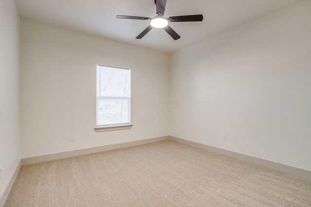 725 Haynie Drive, Runaway Bay, TX 76426