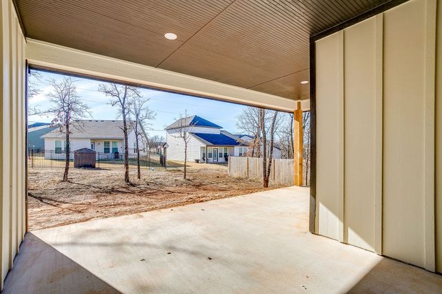 725 Haynie Drive, Runaway Bay, TX 76426