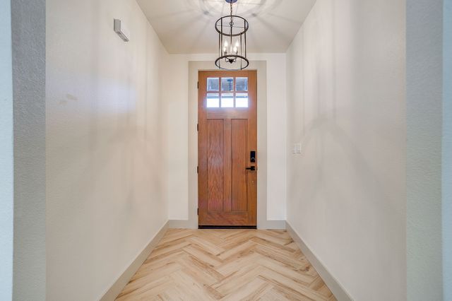 725 Haynie Drive, Runaway Bay, TX 76426