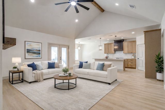 725 Haynie Drive, Runaway Bay, TX 76426