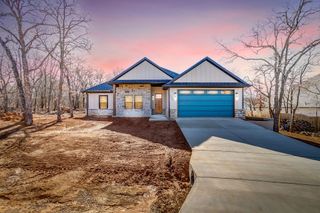 725 Haynie Drive, Runaway Bay, TX 76426