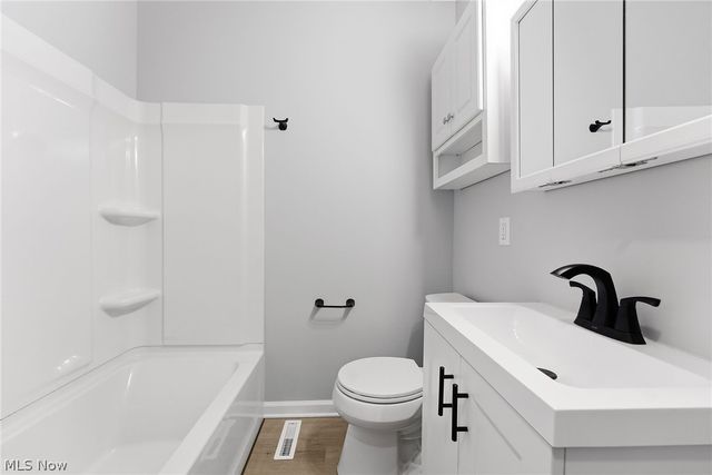 1535 Lakewood Avenue, Lakewood, OH 44107