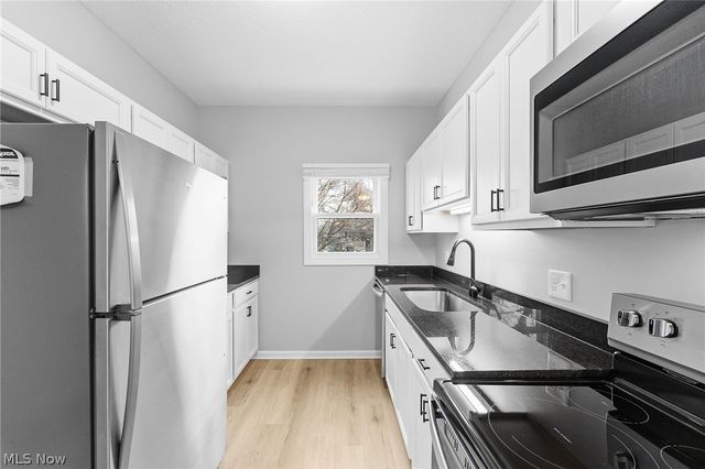 1535 Lakewood Avenue, Lakewood, OH 44107