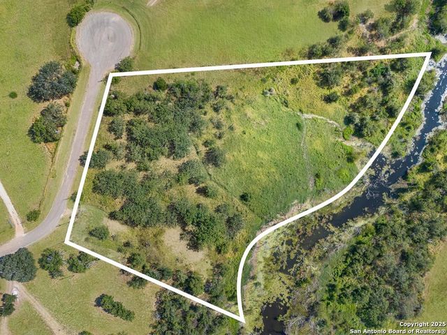 200 lolita, Lytle, TX 78052