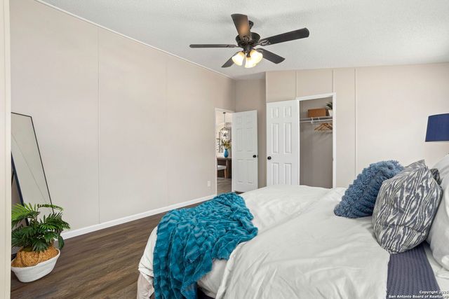 200 lolita, Lytle, TX 78052