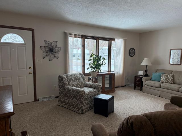 1809 15th Street S, Fargo, ND 58103