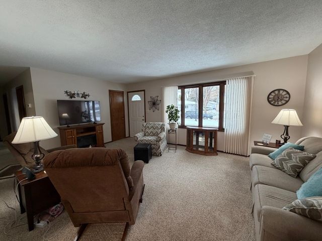 1809 15th Street S, Fargo, ND 58103