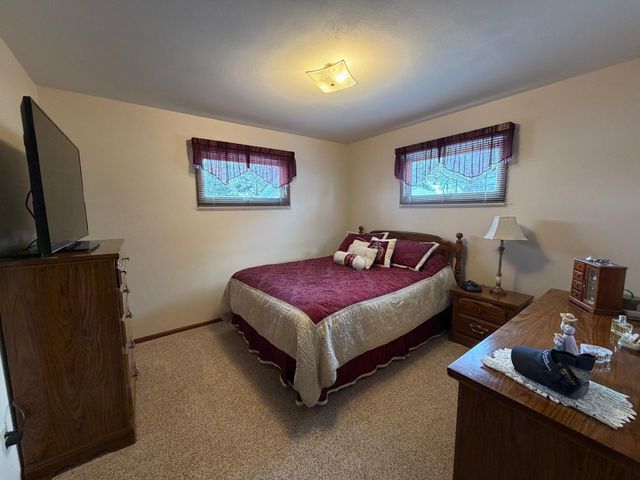 1809 15th Street S, Fargo, ND 58103