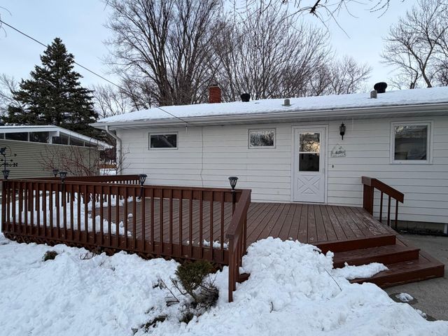 1809 15th Street S, Fargo, ND 58103