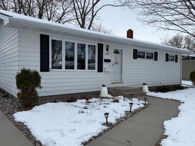 1809 15th Street S, Fargo, ND 58103