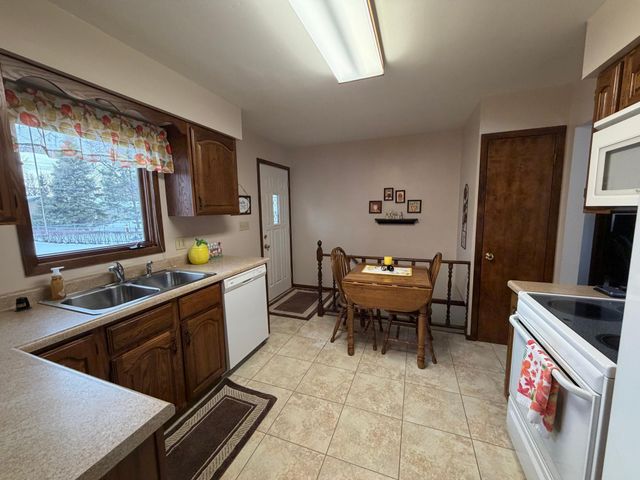 1809 15th Street S, Fargo, ND 58103