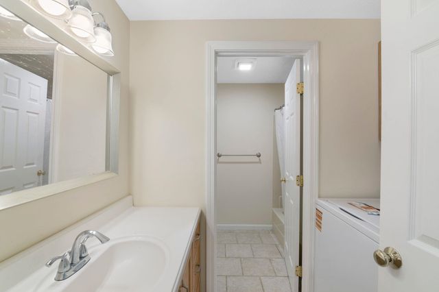 28 B Stonehouse Lane, Keene, NH 03431