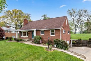 1274 Overlook Dr, N Franklin Twp, PA 15301