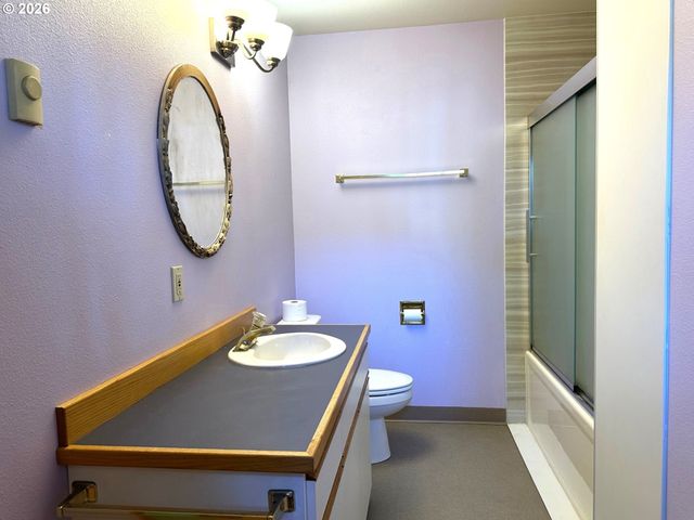 277 N DOLPHIN St, Rockaway Beach, OR 97136