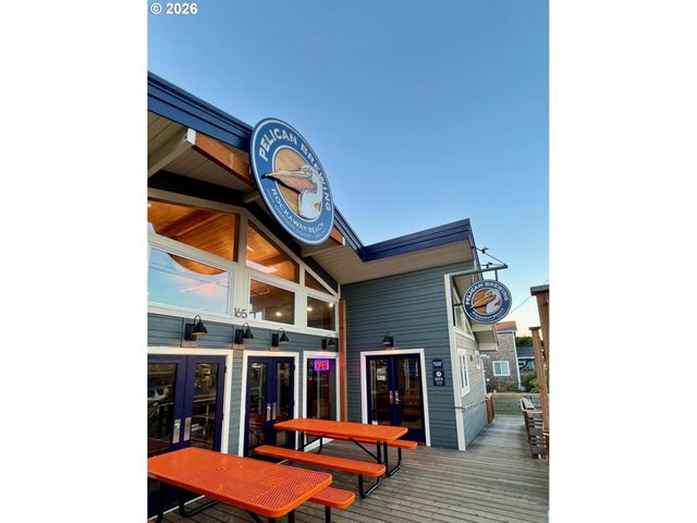 277 N DOLPHIN St, Rockaway Beach, OR 97136