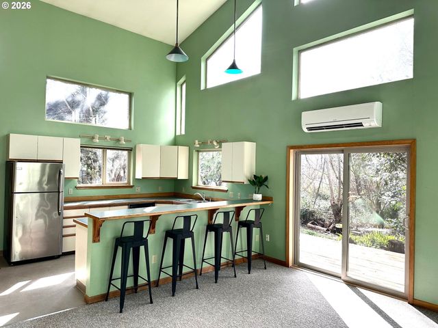 277 N DOLPHIN St, Rockaway Beach, OR 97136