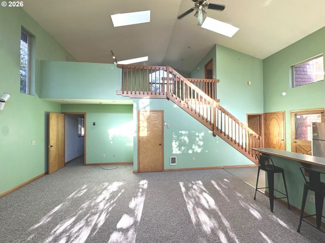 277 N DOLPHIN St, Rockaway Beach, OR 97136