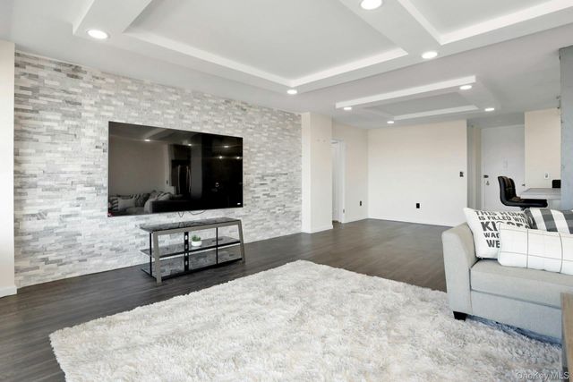 44 Strawberry Hill Avenue 11L, Stamford, CT 06902