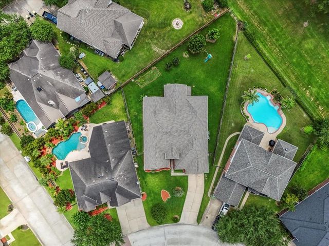 2758 Laguna Pointe Drive, Pearland, TX 77584