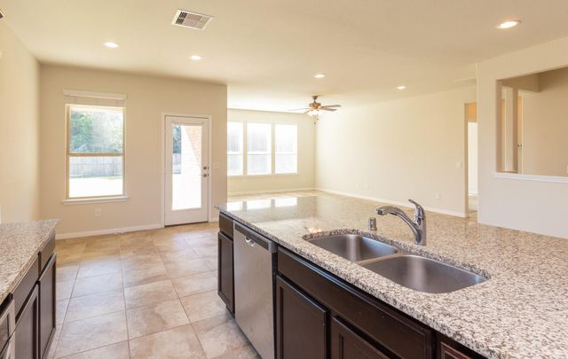 10 Log House Court, Tomball, TX 77375