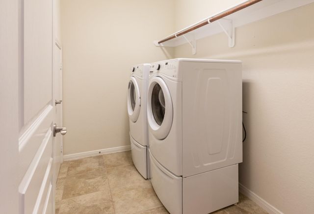 10 Log House Court, Tomball, TX 77375